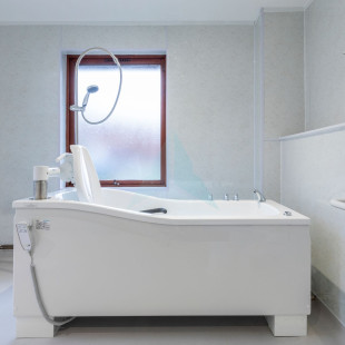 Premium Care Bath with Powered Seat